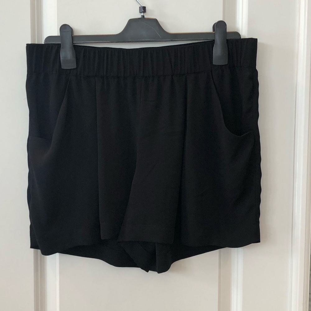 NWT BCBG MAXAZRIA 100 Polyester Dressy Short.